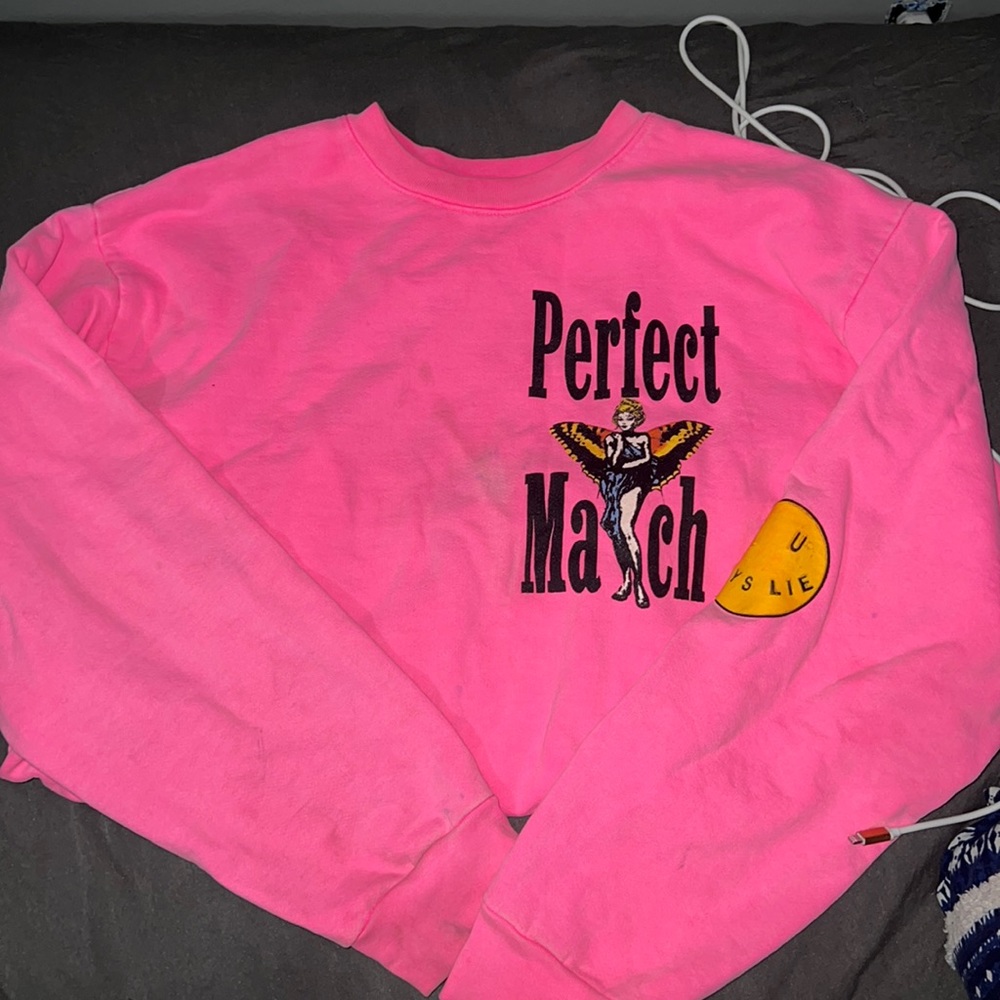 Boys lie hoodie very thick material has a few stains